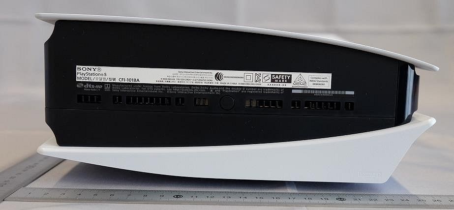 PS5] Photos FCC du modèle CFI-1018A de la PS5 et ses accessoires